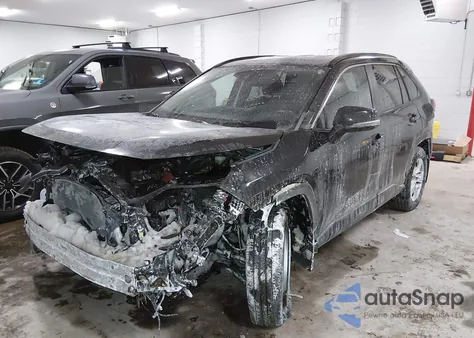 2020 Toyota Rav4 Xle z USA, uszkodzony, nr VIN 2T3P1RFV7LW135995